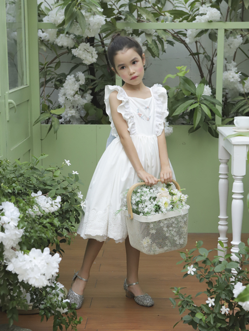 Đã tham gia sinh hoạt mẫu nhí Pinkids hơn ba năm. Đạo diễn Nguyễn Hưng Phúc chia sẻ, Michelle là cô bé ít nói, trầm tính nhưng lại rất ngoan ngoãn và đam mê người mẫu thời trang.
